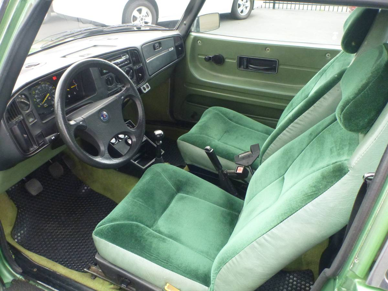 Illustration for article titled At $4,500, Could This 1979 Saab 900 EMS Make it Easy Being Grön?